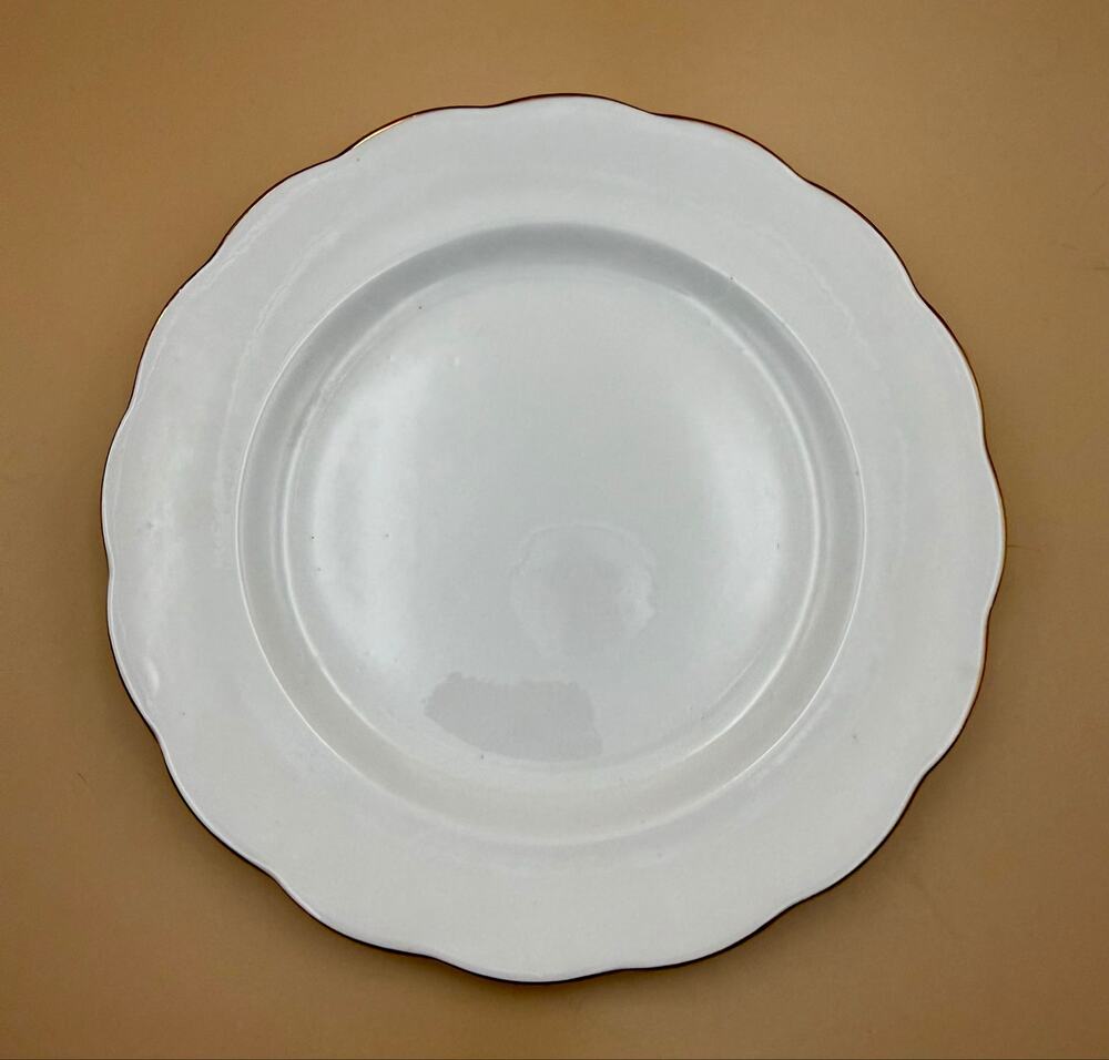 Royal Standard Bone China England Set of 6 8” Plates White Gold Trim Scalloped